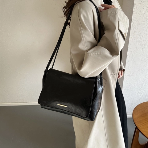 Borsa A Spalla Retrò In Pelle PU Per Donna Borsa Pendolare Vintage Con Patta E Decorazione In Barra Di Metallo Dorato Borsa Sottobraccio Minimalista