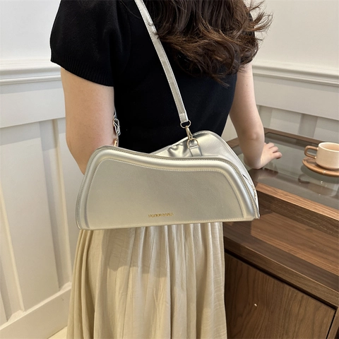 Women Minimalist PU Leather Irregular Shaped Shoulder Bag Solid Color Asymmetric Fashion Commute Armpit Crossbody Bag Fashion Tote