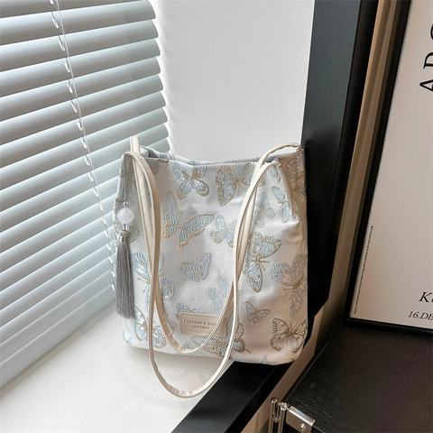 Dames Borduurwerk Jacquard Tote Bag Met Vlinder Bloem Patronen Leren Patch Kwastje Hanger Schoudertas