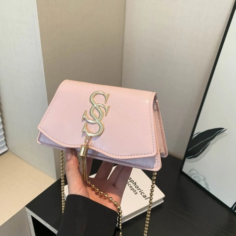 Trendy Women Glossy PU Leather Crossbody Bag With Metal Chain Strap Elegant Mini Shoulder Bag With Tassel Detail