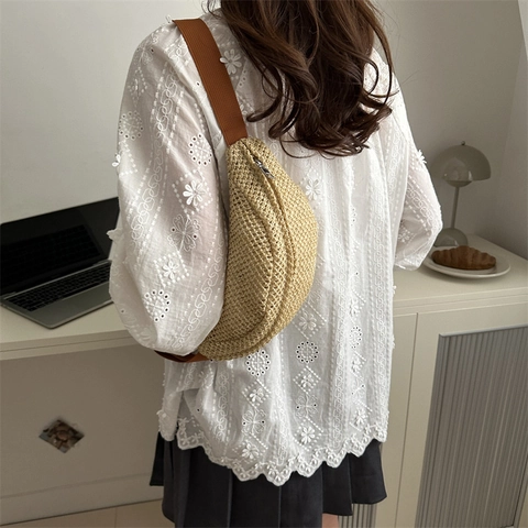 2024 New Fashion Women Straw Woven Chest Bag Casual Summer Beach Crossbody Fanny Pack With Adjustable Strap Small Handbag