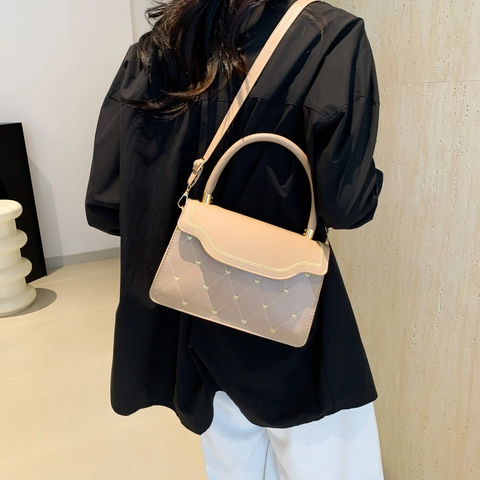 Women Quilted Shoulder Bag PU Leather Gold Heart Studs Wavy Edge Crossbody Handbag Elegant Rhombus Pattern Fashion