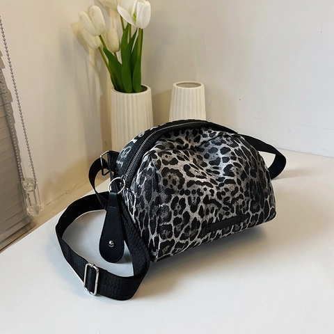 Borsa a Tracolla da Donna Con Stampa Leopardata in Pelle PU a Forma di Conchiglia Con Tracolla Larga Regolabile Casual