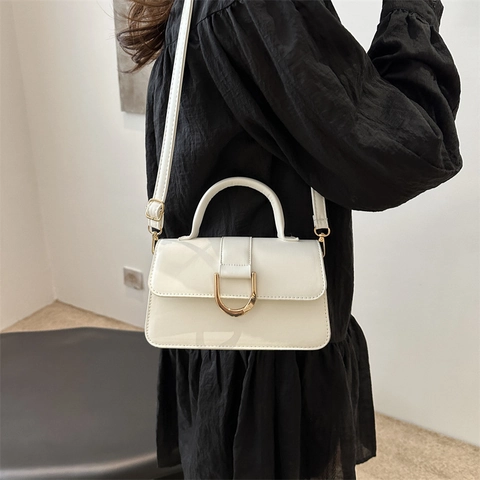 Bolso Cuadrado Pequeño de Cuero PU de Moda para Mujer Bolso de Hombro Simple de Color Sólido Con Hebilla en D de Metal Bolso de Mano Versátil para Conmutar