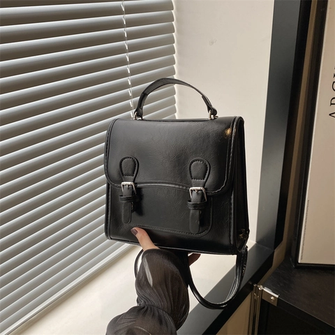 Preppy-Stil Damen PU-Leder Rucksack Umhängetasche Glänzendes Finish Quadratische Handtasche Verstellbarer Gurt Schultasche
