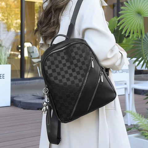 Zaino Moda Donna Pelle PU Goffrato A Scacchi Impermeabile Alla Moda Viaggio Scuola Casual Con Ciondolo Astronauta