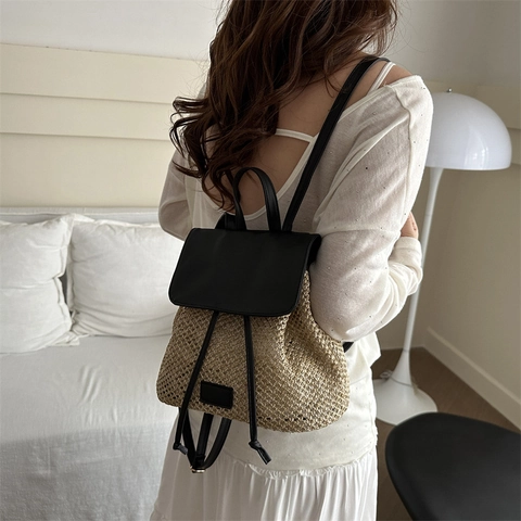 Women Straw Woven Backpack Small Casual Drawstring Travel Shoulder Bag Fashion Minimalist Handwoven Vacation Daypack Bag