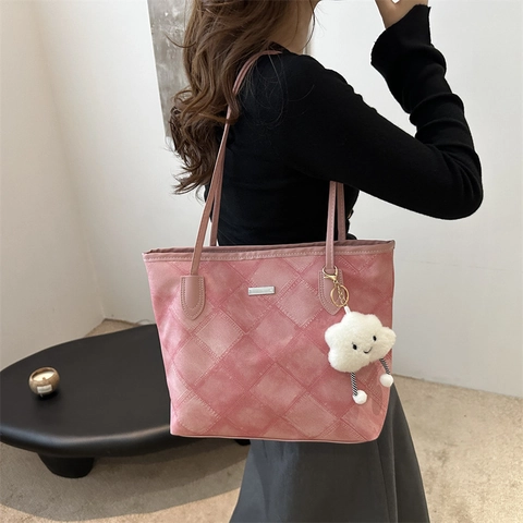 Gesteppte PU Leder Tote Bag Große Kapazität Damen Mode Denim Textur Schultertasche Mit Wolke Plüsch Anhänger Alltag