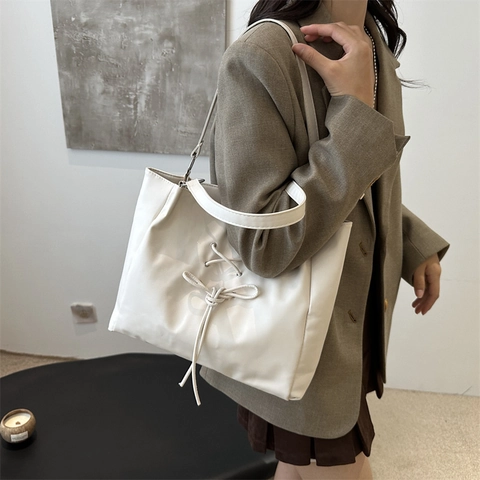 Große Kapazität PU Leder Tragetasche Für Damen Schleife Schnürung Design Einfache Umhängetasche Pendler Täglich Handtasche