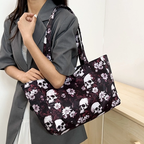 Grote Capaciteit Tote Bag Schedel Bloemenprint Nylon Gothic Streetwear Stijl Voor Vrouwen Mode Lichtgewicht Schoudertas