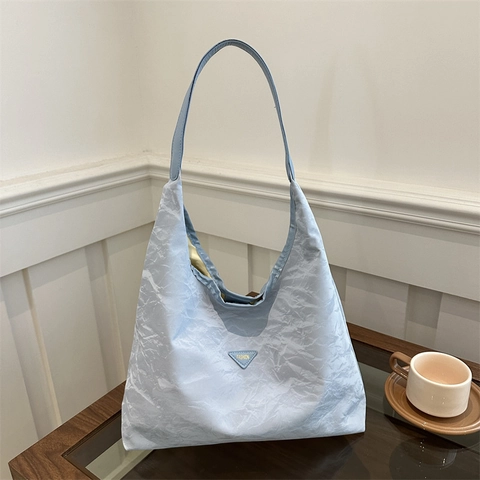 Borsa a Tracolla da Donna Minimalista in Nylon Increspato Borsa Tote Grande Capacità Logo Triangolare Hobo per Ufficio