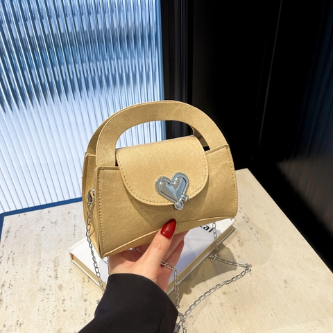 Women Mini Handbag Heart Metal Buckle Chain Shoulder Crossbody Bag PU Leather Solid Color Vintage Fashion Square Bag