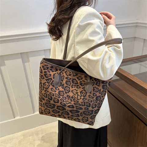 Vintage Leopard Print Tote Bag Large Capacity Nylon Shoulder Handbag Fashion Simple Commuter Large Carryall For Women