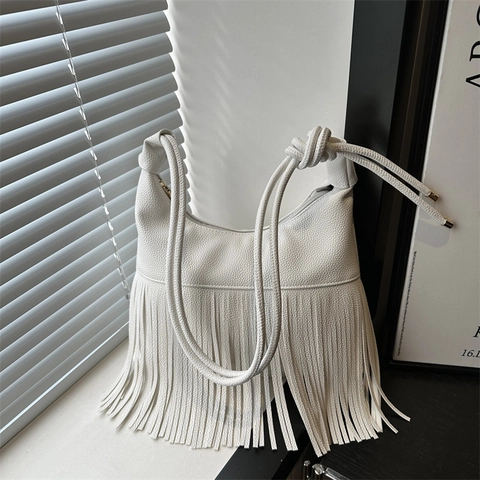 Women Tassel Shoulder Bag PU Leather Lychee Grain Fringed Underarm Hobo Bag With Knotted Strap Retro Bohemian Trendy