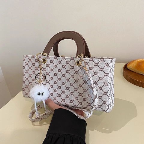 Borsa A Mano Retro Con Monogramma A Spalla Con Manico Superiore E Simpatico Ciondolo Mostro In Peluche Bianco Stile Vintage