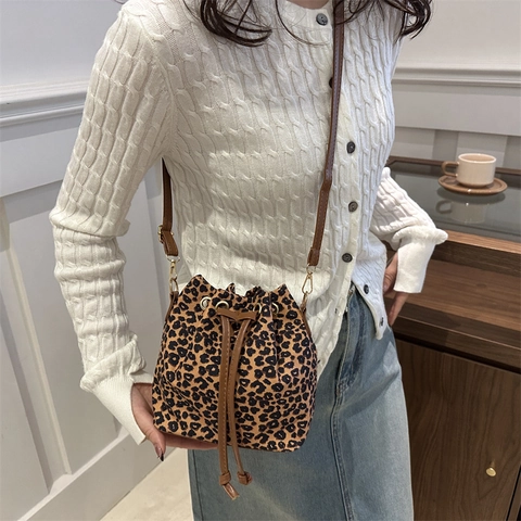 Borsa a Secchiello Leopardata da Donna in Nylon e Tela con Coulisse Borsa a Spalla e Tracolla per il Pendolarismo Quotidiano