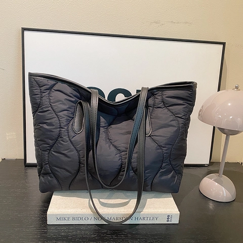 Women Large Capacity Wave Quilted Tote Bag Nylon Lightweight Padded Shoulder Bag Minimalist Solid Color Commuter Handbag