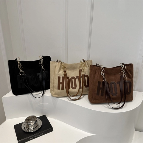 Dames Suède Tote Bag Minimalistisch HOOTO Letter Applicatie Grote Capaciteit Schoudertas Met Gouden Metalen Ketting Strap Pendelaar Handtas