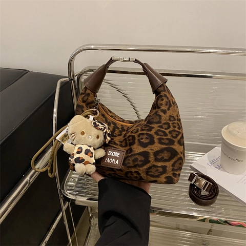 Borsa a Spalla in Peluche Leopardata Vintage da Donna Borsa a Mano in Ecopelliccia Con Ciondolo Trendy Casual Hobo Bag