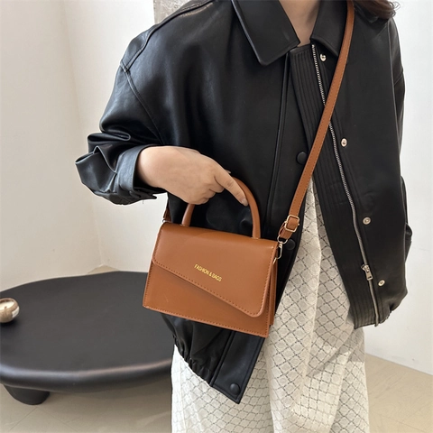 Borsa A Spalla Retro Quadrata Donna Pelle PU Patta Asimmetrica Finiture Dorate Borsa A Mano Elegante Chic Quotidiana