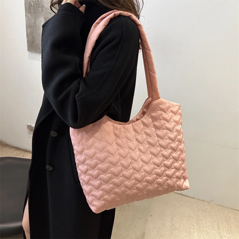 Bolso Tote Acolchado para Mujer Casual de Nailon con Patrón de Corazón Gran Capacidad Bolso de Hombro Bolso de Mano de Invierno