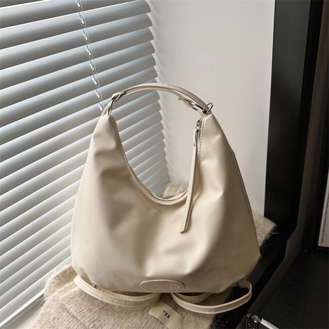 Large Capacity PU Leather Hobo Underarm Bag Minimalist Solid Color Women Shoulder Tote With Cloud Plush Charm