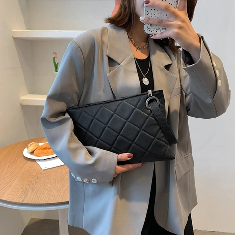 Women Fashion Quilted PU Leather Envelope Clutch Bag Minimalist Diamond Lattice Handbag With Wrist Strap Metal Ring Zipper