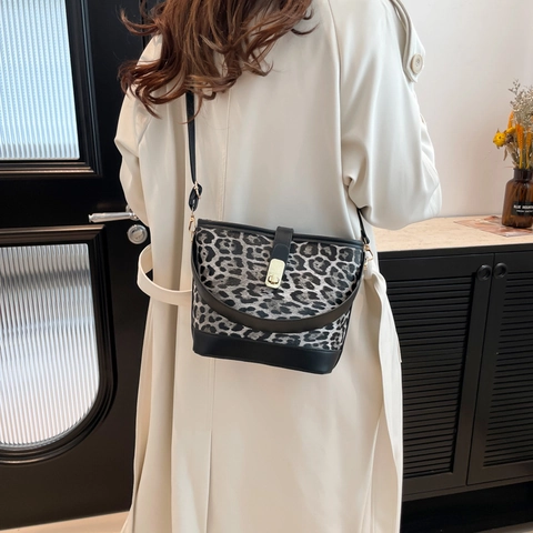 Vintage Leopard Print PU Leather Bucket Bag For Women Fashion Crossbody Shoulder Bag With Metal Buckle Handbag