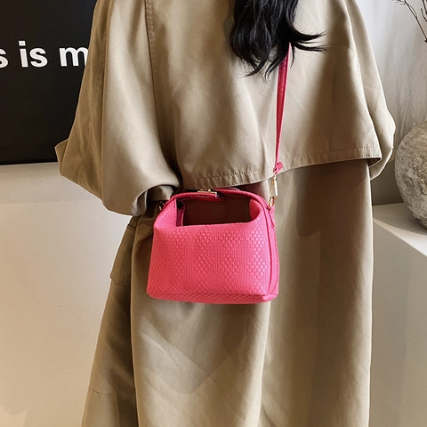 Women Woven Texture PU Leather Crossbody Bag Gold Hardware Adjustable Strap Niche Design Minimalist Shoulder Handbag Chic