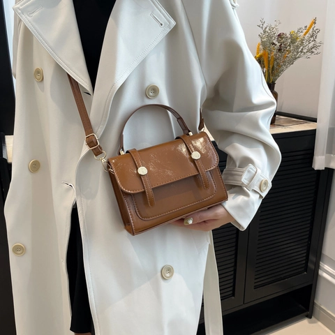 Borsa da Donna in Pelle PU Retrò Piccola Quadrata Lucida Tinta Unita Borsa a Mano a Tracolla Per Pendolarismo Tracolla Regolabile