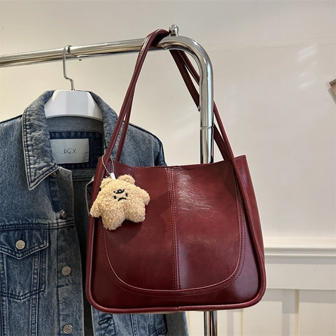 Vintage PU Leather Large Capacity Tote Bag For Women With Plush Star Charm Commuting Shoulder Bag Casual Solid Handbag