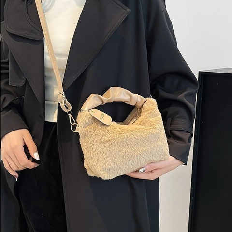 Women Plush Handbag Faux Fur Crossbody Bag Fuzzy Soft Pouch With Scrunchie Leather Handle Adjustable Strap Winter Purse