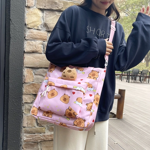 Capybara Cartoon Print Schoudertas Nylon Casual Grote Capaciteit Draagtas Met Pluche Knuffel Voor Studenten Schattige Tas
