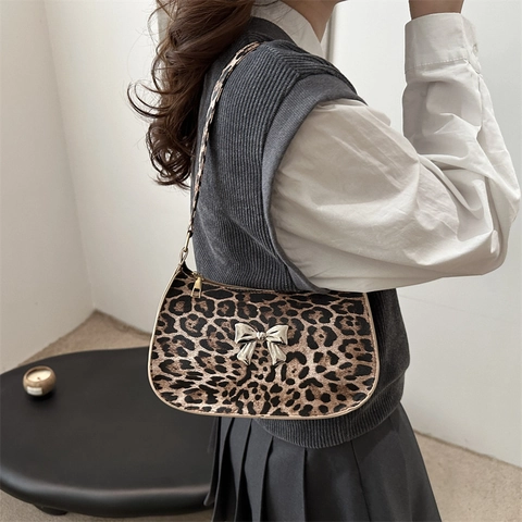 Leopard Print PU Leather Armpit Bag For Women With Silver Metal Bow Retro Vintage Small Shoulder Bag Hobo Style