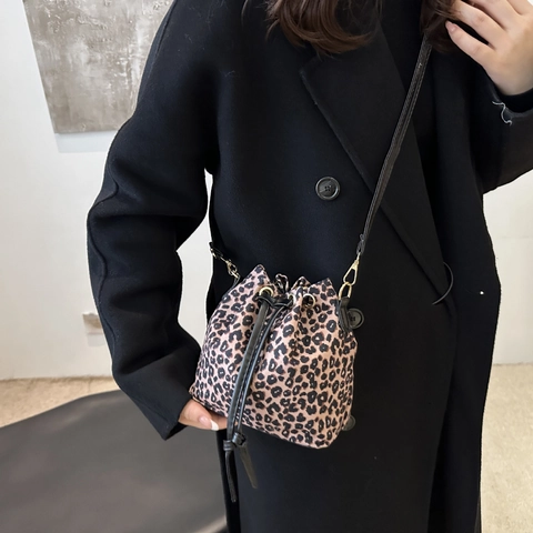 Trendige Damen Leopardenmuster Eimertasche Casual Segeltuch PU Leder Kordelzug Schulter Umhängetasche Vintage Kleine Handtasche
