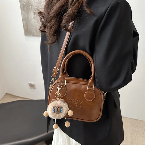 Women Retro PU Leather Square Shoulder Bag Fashion Streetwear Crossbody Handbag With Furry Bear Charm Solid Color Zipper Bag