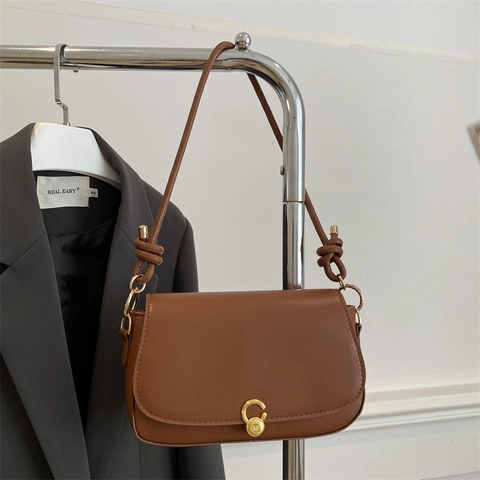 Sac à Épaule Selle en Cuir PU Mode pour Femmes Minimaliste Vintage Petit Sac Bandoulière Avec Boucle Dorée Nœud Bandoulière Décontracté Quotidien