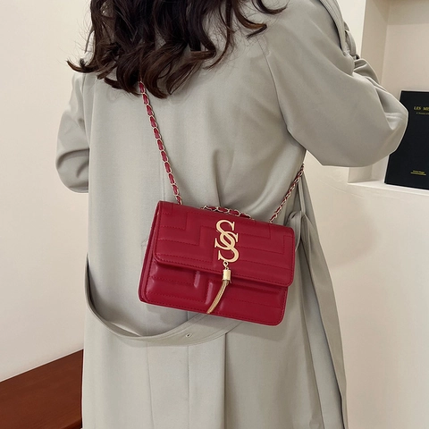 Moda Donna Pelle PU Trapuntata Piccola Borsa Quadrata a Tracolla Catena Oro Borsa Crossbody Con Nappina Logo Metallo Retrò