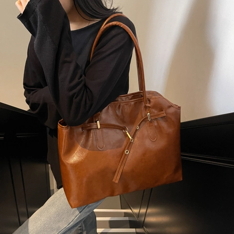 Women Vintage PU Leather Tote Bag Large Capacity Glossy Shoulder Bag Retro Commuter Handbag With Belt Buckle Decor Office Lady Daily Purse