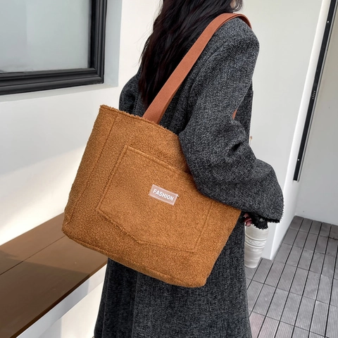 Women's Fashion Plush Tote Bag Large Capacity Teddy Velvet Shoulder Bag Fleece Handbag With Fashion Letter Patch Casual Daily Commuter Bag