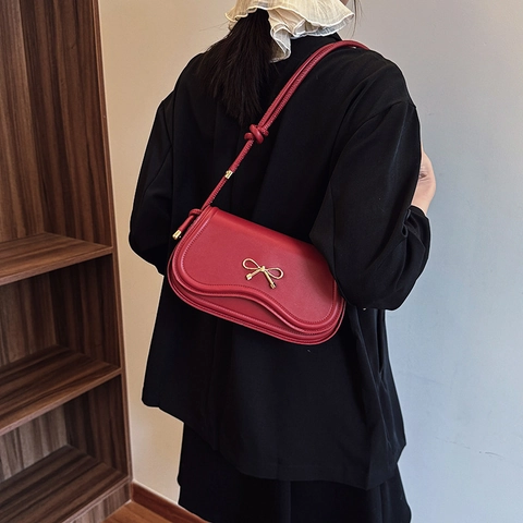 French Vintage Women PU Leather Underarm Bag Metal Bow Decoration Adjustable Strap Versatile Small Bag Daily Dating Party