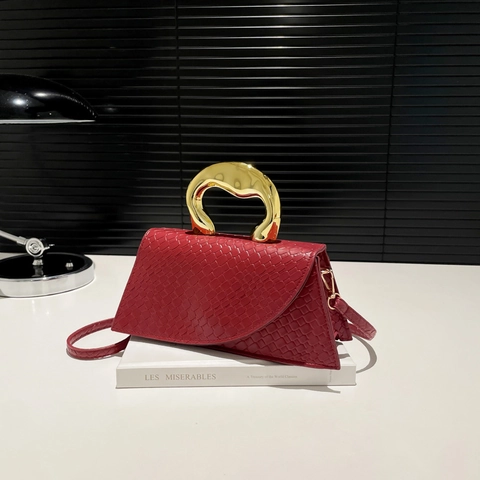 Borsa A Spalla Donna Moda Pelle PU Motivo Coccodrillo Manico In Metallo Irregolare Oro Trapezio Patta Tracolla