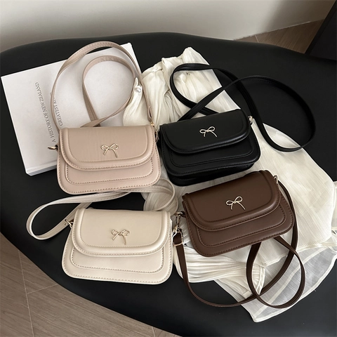 Bolso de Bandolera Cuadrado Pequeño para Mujer con Lazo de Metal Cuero PU Color Sólido Correa Ajustable Bolso de Hombro Diario