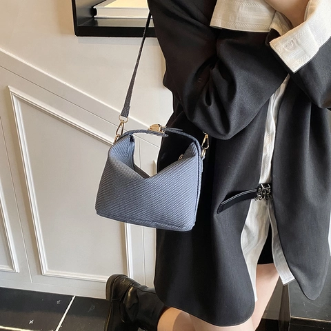 Summer Minimalist Fashion PU Woven Crossbody Bag For Women Small Square Shoulder Bag Casual Versatile Handbag With Gold Hardware