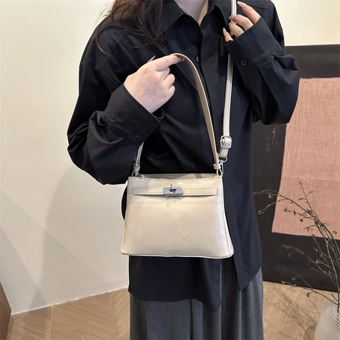 Vintage PU Leder Umhängetasche Für Damen Retro Elegante Handtasche Mit Metalldrehverschluss Und Verstellbarem Riemen Alltag Schick