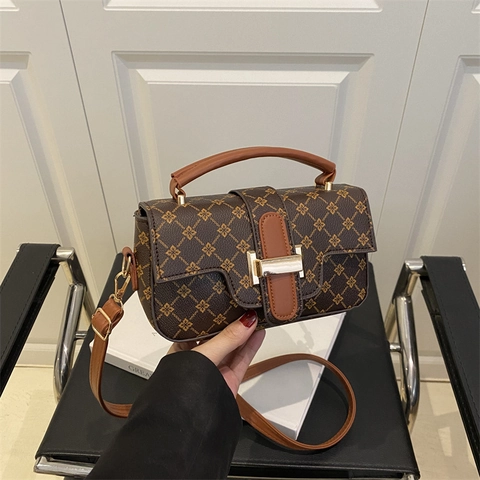 Women Retro Floral Monogram Crossbody Bag PU Leather Small Square Handbag Fashion Shoulder Bag With Metal Buckle Daily Purse