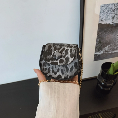 Dames Mini Zadeltas Met Luipaardprint Mode PU Leer Crossbodytas Met Gouden Ketting Kleine Handtas