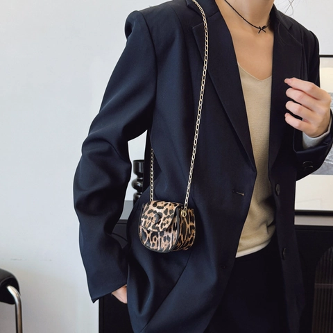 Dames Mini Zadeltas Met Luipaardprint Mode PU Leer Crossbodytas Met Gouden Ketting Kleine Handtas