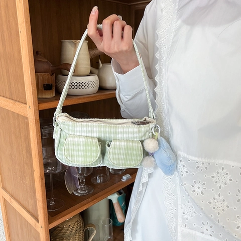 Bolso de Axila de Pana a Cuadros para Mujer Gran Capacidad Con Colgante de Estrella de Peluche Doble Bolsillo Delantero Moda