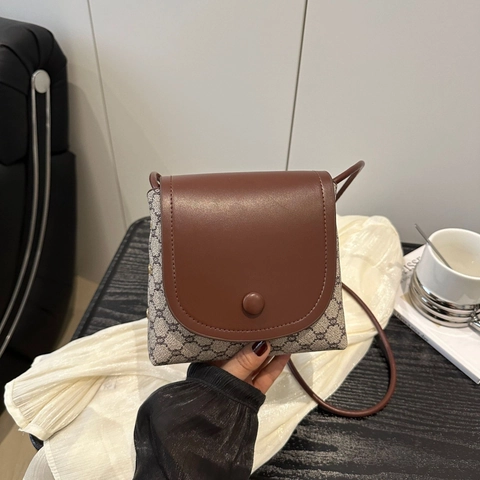 Borsa a Tracolla Vintage Monogramma Donna in Pelle PU Forma a Secchiello Piccola Chiusura Magnetica Casual Street Style Porta Cellulare